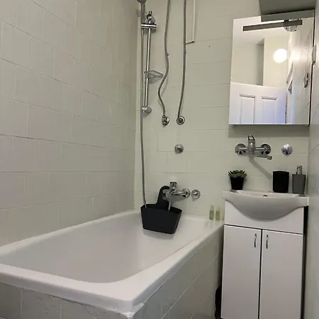 Under The Pine Апартаменты