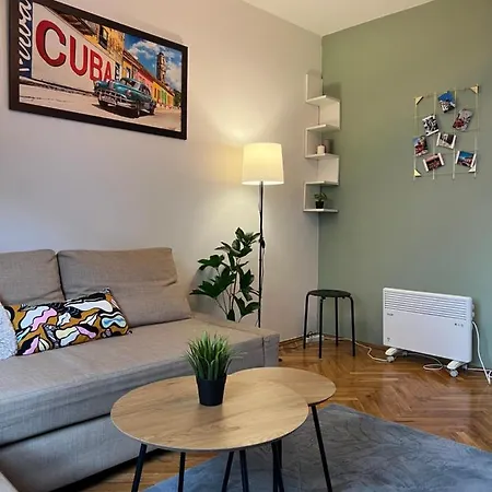 Under The Pine Apartamento Belgrado