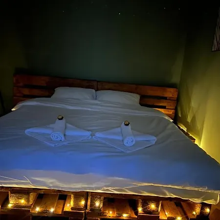 Under The Pine Апартаменты