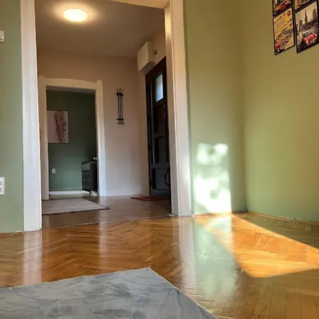 Апартаменты Under The Pine *