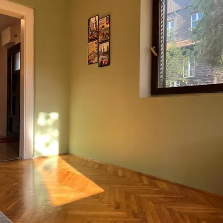 Under The Pine Apartment *