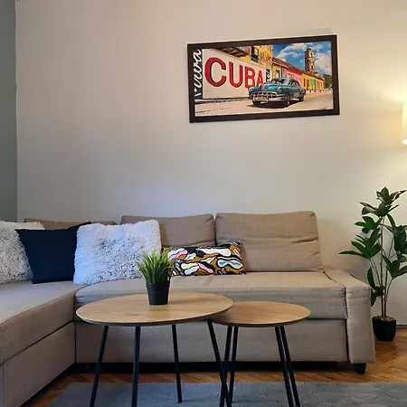 Under The Pine Apartment *